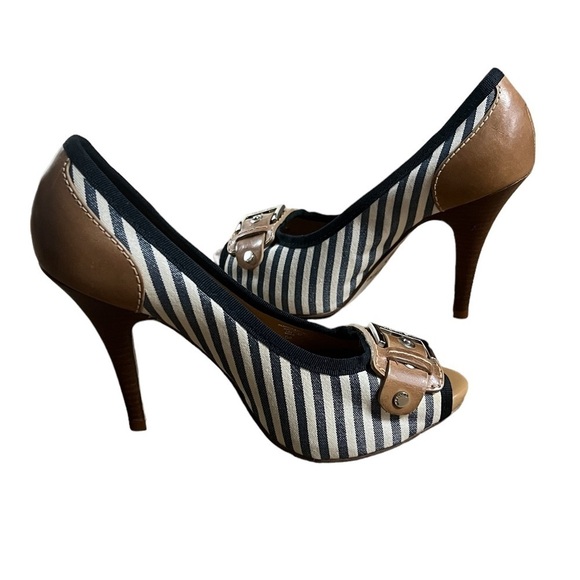 Gianni Bini Navy White Striped Peep Toe Buckle Heels Size 7 1/2 Women’s - Picture 1 of 14